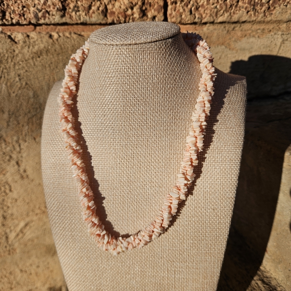 Vintage Puka Shell Twisted Strands White Peach Orange Necklace